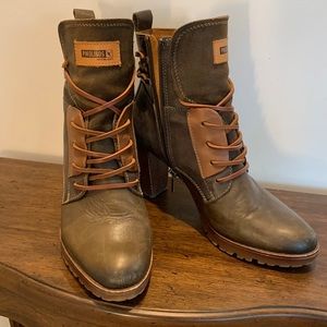 Pikolinos authentic leather waterproof boots.
